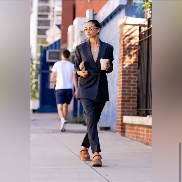 UGG Tazz Platform Clog Chestnut Slipper Sandal Shoes - Picture 4 of 7